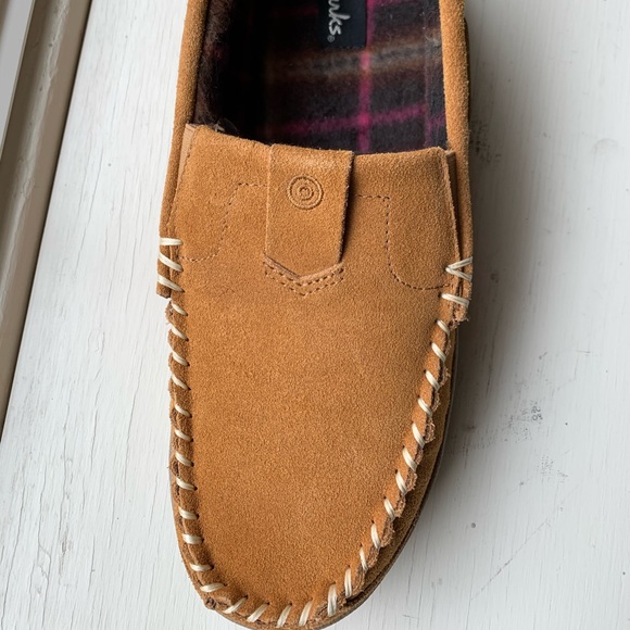clarks suede moccasins